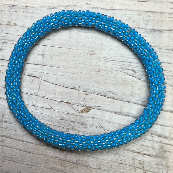 ❤️ Aid through trade roll on bracelets! 🆕 Boho! Beautiful blue colors! Set of 3 - Picture 6 of 7
